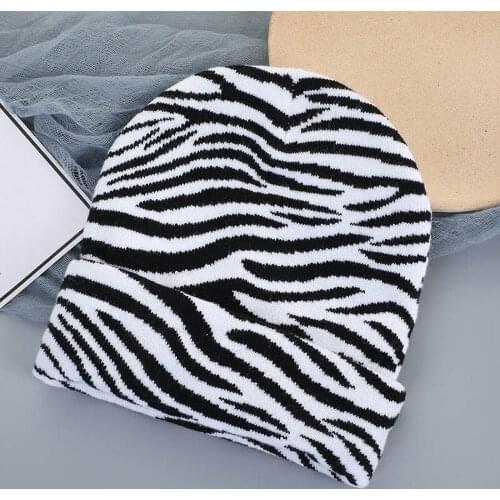2021 New Fashion Hats Cow Pattern Knitted Hat Warm Hats for Women Autumn Hip Hop Beanie Caps Bonnet White Black Wild Cap