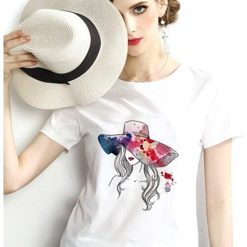 2019 New Tshirt Girl wearing a hat Printed Tops Thin Section T shirt Women Harajuku White Short Sleeve T-shirt Female Clothing
