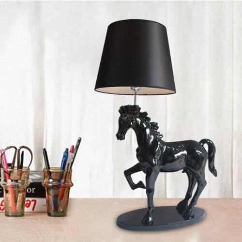Creative Resin Table Lamp Horse Led Desktop Lamp American Bedroom Living Room Study Deco black gold horse Desk Lamp