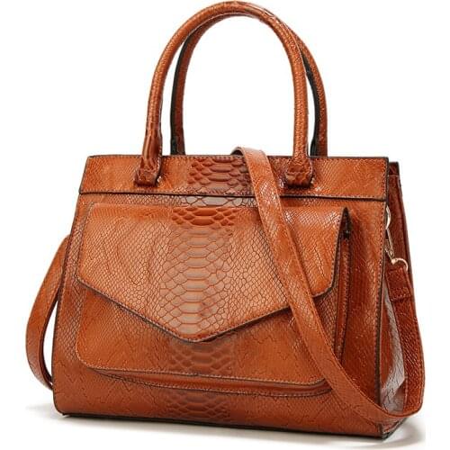 Shoulder bag womens new trend spring fashion European and American females bag shoulder messenger solid womens handbag clutch