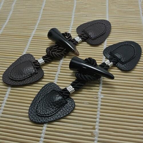 2 Pairs Duffle Coat Jacket Fasteners Toggle with Leather Patch Buckle Buttons Horn Buttons for Overcoat Decor Sewing Accessories