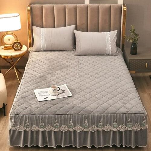 2020 new Thickened warm crystal velvet Bed spread Fitted Sheet Pillowcases 2/3 pcs Solid color embroidery lace princess bedding