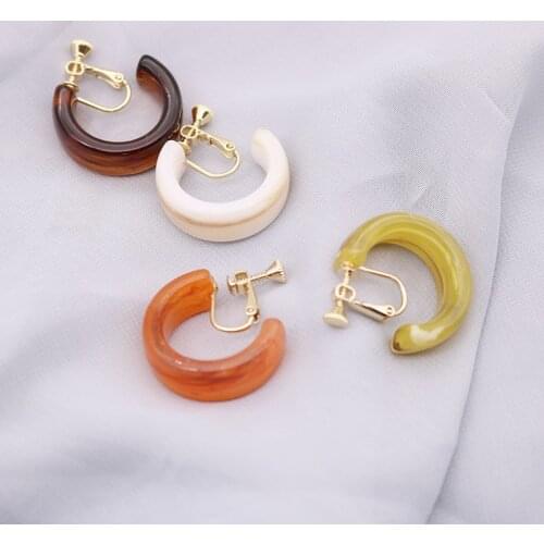 UJBOX 2019 Top Quality Korean Acrylic Ear Clips Women Girls Classic Multicolor Pattern Ear Clip Earless Earrings Exclusive