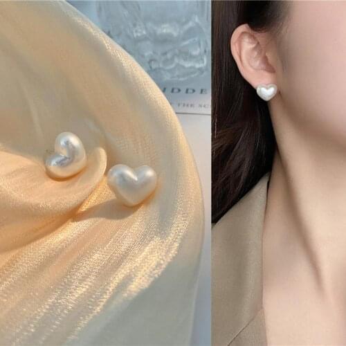 Heart Pearl Earrings for Women Jewelry Making Cute Romantic Earrings Elegant Fashion Minimalist Style Stud Earrings for Women