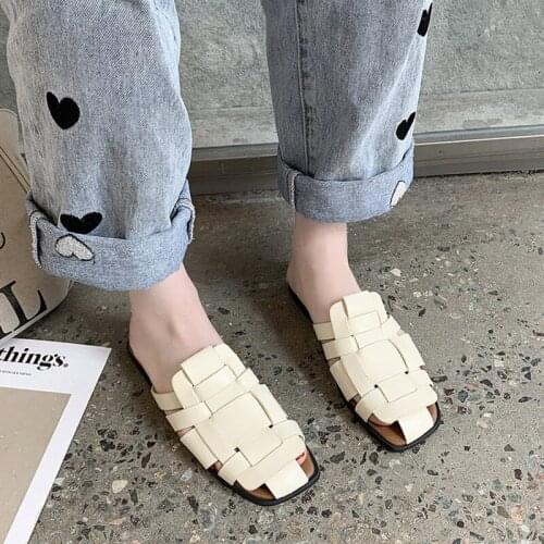 Summer New Hand-Knitted Shaped Slippers Women Fashion Outer Wear Flat Women Sandals And Slippers Women Outdoor Vacation Sandals