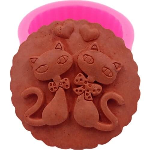 Lovely Cats DIY Silicone Soap Mould Round Silicone Mold for Handmade Soap Gypsum Resin Craft Wax Molds