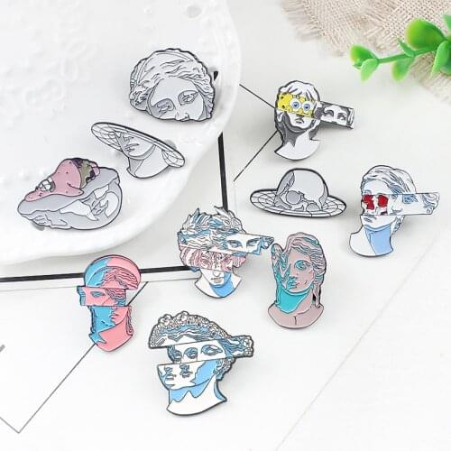 Highly Innovative Sculpture Brooch Split Form Dislocation Mask Brooches Two-face Statue Enamel Pin Brooches Accessories