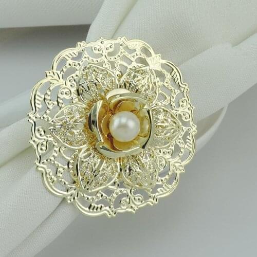 Fashion Gold Metal Flower Styles Napkin Rings White Pearls Napkin Buckle For Wedding Reception Party Table Decorations Supplies
