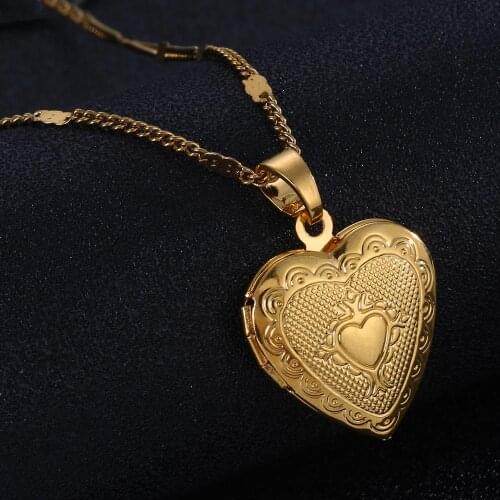 Trendy Gold Color Heart Locket Pendant Necklace with Engraved Cute Heart Chain Jewelry