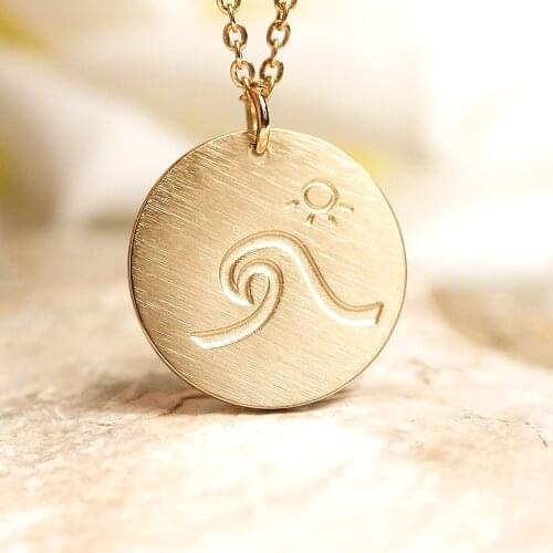 Minimalist Sea Wave Necklace Stainless Steel Disc Engrave Pendant 18mm Summer Fashion Surfer Beach Charms Ocean Female Choker