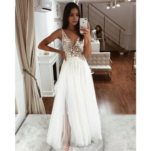 Sexy See Through Tulle Lace Appliques Beaded Women Spaghetti Straps Bridal Gowns V Neck Ivory Beach Wedding Dress 2021 Trouwjurk