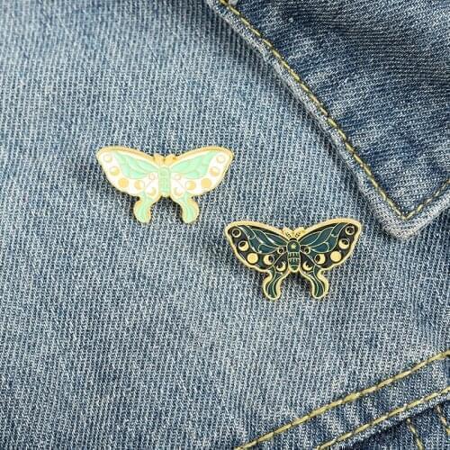 Moon Phase Butterfly Enamel Pins Night Luminou Insect Animal Brooch Lapel Badge Gothic Punk Jewelry Gifts for Friends Wholesale