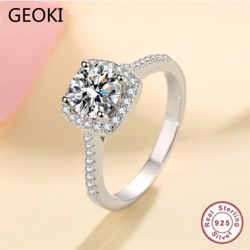 Geoki 925 Sterling Silver Cushion Cut Passed Diamond Test 1 ct D Color VVS1 Moissanite Ring Women Luxury Diamond Jewelry