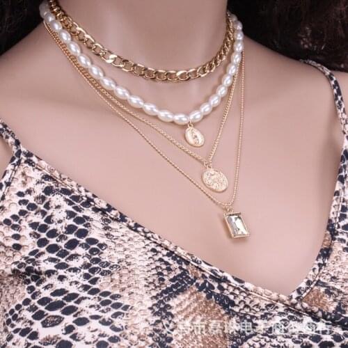 Multilayer Punk Miami Cuban Choker Necklace Colar Hip Hop Thick Chunky Chain Fashion Queen Coin Pendant Necklace Women Jewelry