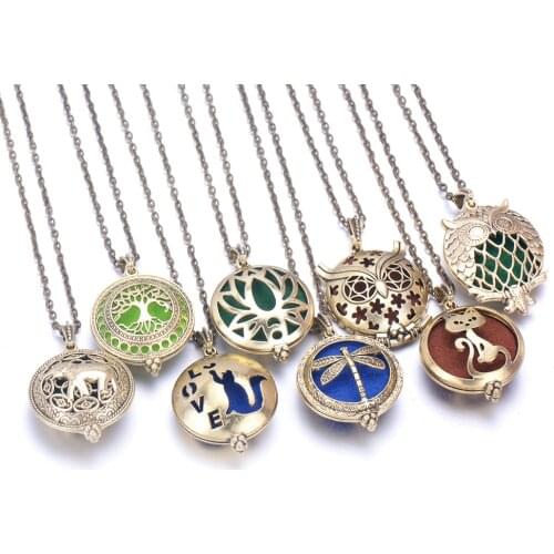 Bronze Color Aroma Retro Necklace Antique Locket Pendant Magnetic Perfume Essential Oil Diffuser Locket Aromatherapy Jewelry