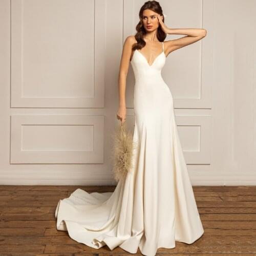 Eightree Satin Wedding Dresses Sleeveless V-Neck Fashion Mermaid Elegant Wedding Gowns Sweep Train Country Backless Bridal Dress