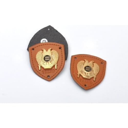 20pcs/lot brown PU leather Badges sew on label metal gold logo design jeans Denim sportswear free shipping PLB-045