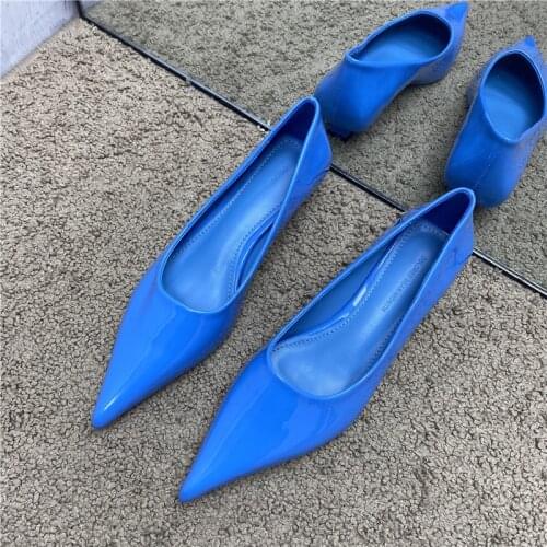 2021 Spring Womens Pumps Low Heels Dress Shoes Pointe Toe Slip-On Chunky Heel Retro Gold Chain Buckle Girls Shoes Womens Shoes