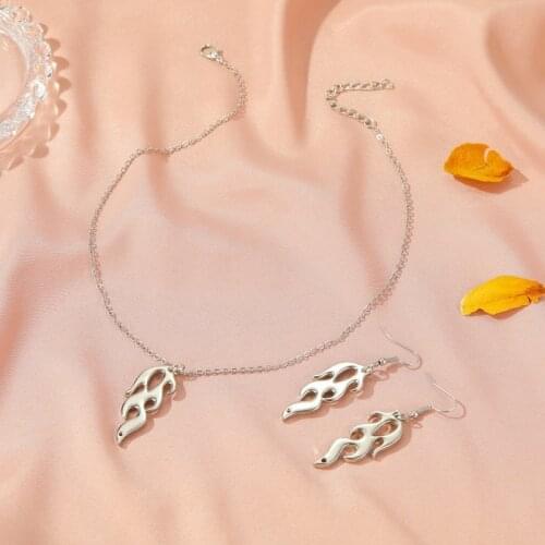 2020 New Arrival Metal Flame Pendant Necklace Earrings Jewelry Set for Women Gold Color Alloy Fire Statement Earrings Necklace