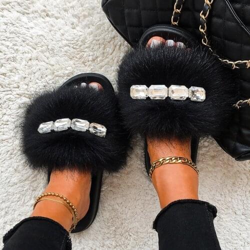 Furry Slippers Women Faux Fur Flip Flops Bling Diamond Fox Raccoon Fur Slides Crystal Summer Sandals Beach Slippers Casual Shoes