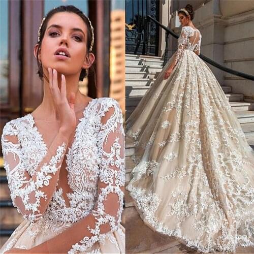 Long Sleeves Ball Gown Wedding Dresses Lace Appliques Pleated Big Garden Luxurious Bride Wedding Dress Middle East Style
