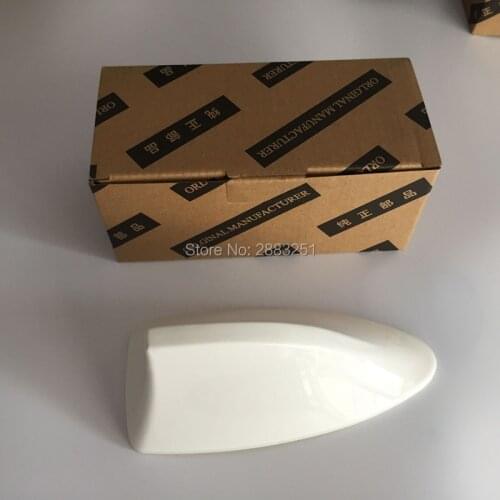 1pcs Car Styling Car Roof Shark Fin Antenna Radio Signal For Toyota corolla rav4 Yaris prius hilux avensis verso car accessories