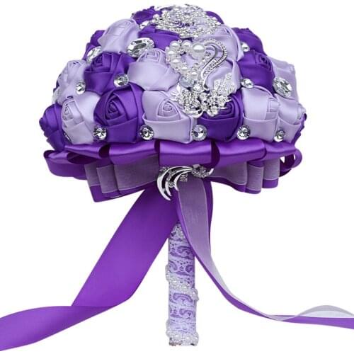 European and American Ribbon Wedding Simulation Rhinestone Pearl Flowers Bride Holding Bouquets Gifts Can Be Customized Decor