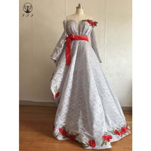 Fashion Deep Neck Off the Shoulder Sweetheart Appliqued Red Flowers Silver Lace Floor Length Prom Dresses