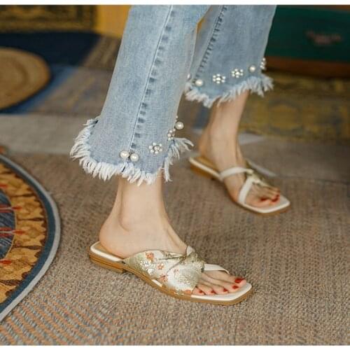 Vintage Silk Fabri Embroidered Splicing Ladies And Womens Mules Slipper Hollow Genuine Leather Slip On Flat Casual Sandal Shoes