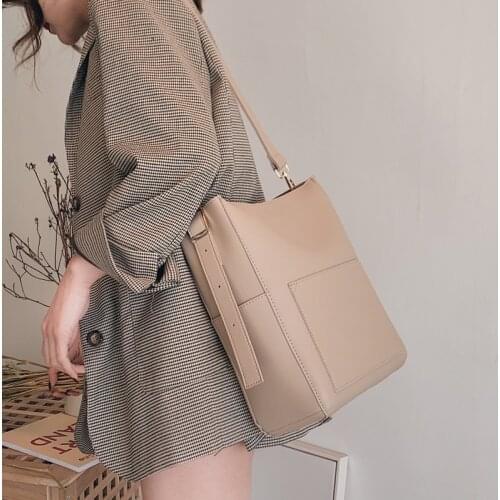Large Capacity Women Shoulder Bags Designer Brand Handbags Luxury Leather Crossbody Bag Casual Tote Simple Buckets Bag Purse