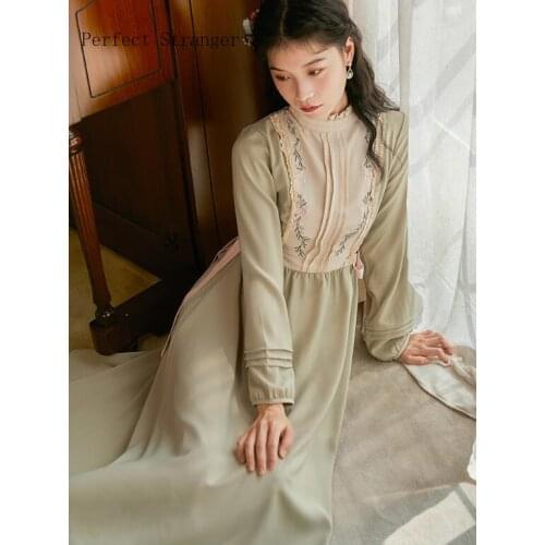 High Quality Hot Sale Retro Hot Sale Stand Collar Flower Embroidery Collect Waist A Patterned Woman Long Dress