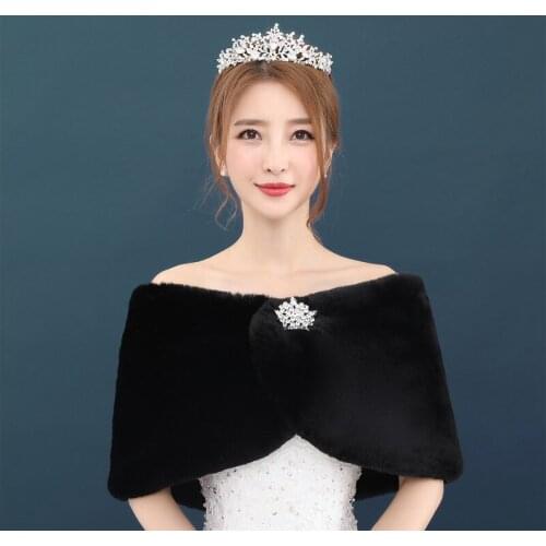 Hot Sale 2019 Cheap Faux Fur Wedding Jacket Bride Wraps Winter Wedding Dress Wraps Bolero Bridal Coat Accessories Wedding shawl
