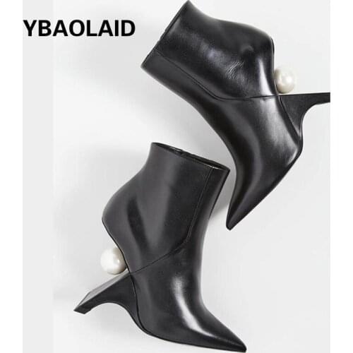 2021 Catwalk New Pure Color Unique Pearl Shaped Heel Short Boots Black Leather Sexy High Heel Side Zipper Fashion Womens Boots
