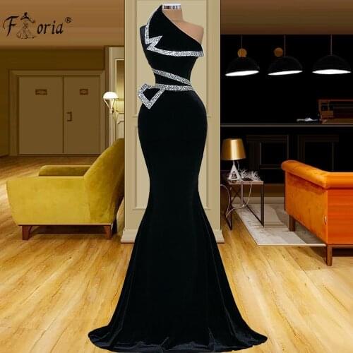 Elegant Velvet Black Evening Dresses 2021 One Shoulder Dubai Middle East Party Dress Robe De Soiree Red Carpet Prom Dresses