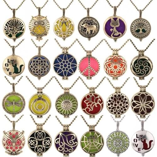 New Wholesale Antique Necklace Vintage Pendant Perfume Aromatherapy Essential Oil Diffuser Jewelry Open Aroma Lockets Necklace