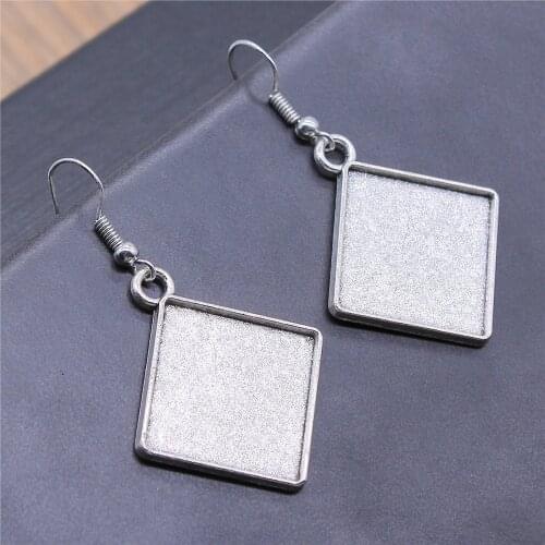 Vintage 2 Colors 20mm Square Simple Style Cameo Cabochon Pendant Base Setting Dangle Earrings Fit Women Party Gift