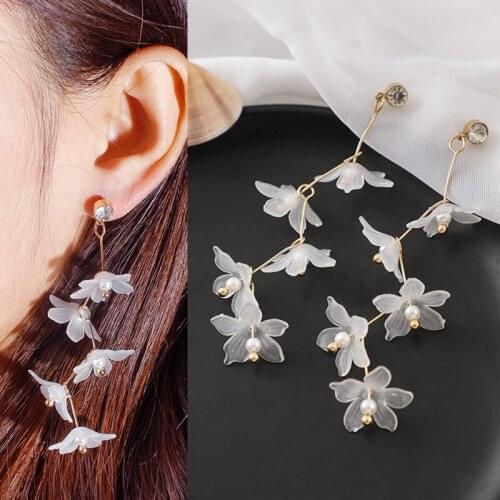 Cute White Transparent Flower Petal Pendant Drop Earrings for Women Girls Teens Ear Jewelry Korean Fashion Earrings 2021 Trend