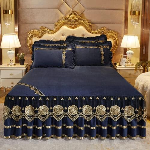 Luxury Bedspreads European Style Bed Skirts Queen King Size Crystal Velvet Embroidery Bed Cover Home Textiles with Pillowcases