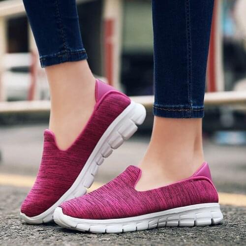 Comfortable light sneakers female shoes 2021 new slip-on soft sole non-slip outdoor mother nurse shoes woman flats drop shipping