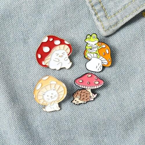 Creative Cute Cartoon Student Animal Badges Fashion Mushrooms Frogs Hedgehogs Kitten Alloy Brooch All-match Clothing Accessories