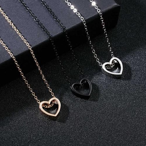 Hollow Out Heart Shaped Women Necklaces Pendant Fashion Simple Valentines Day Gift Lovers Metal Chain Party Jewelry Choker