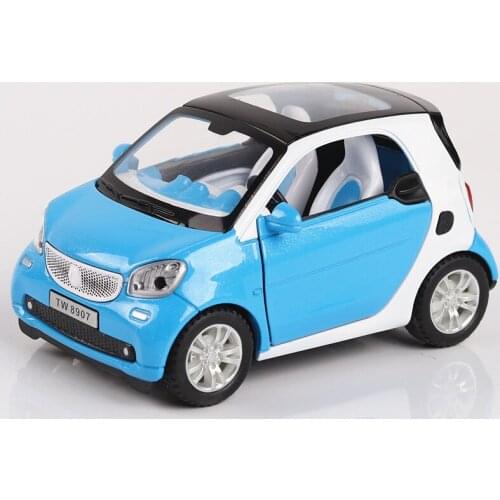 1:24 Scale/DieCast Metal Toy/Smart Fortwo Car/Sound & Light/Pull Back Educational Collection/Festival Gift For Children