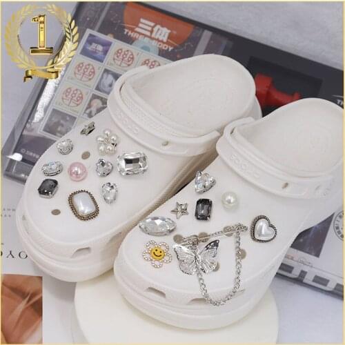 Metal Butterfly Pin Croc Charms Designer Smiley Rhinestone Shoe Decoration Clogs Kids Women Girls Gifts Charm for Croc JIBS