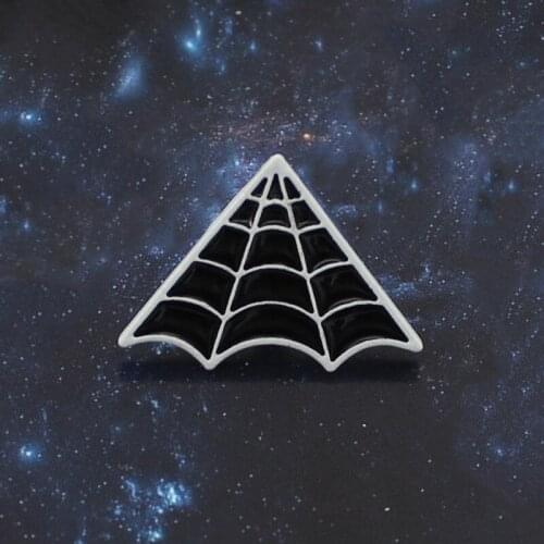2019 Hot Creative Geometry Triangle Black Spider Web Mesh Brooch Alloy Dripping Enamel Shirt Pins Fashion Womens Jewelry Gifts