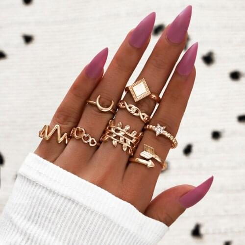 8 Pcs/Set Women Fashion Gold Moon Leaf Star Arrow Heart Rings Set Punk Heartbeat Geometric Chain Rings for Women Jewelry Gifts