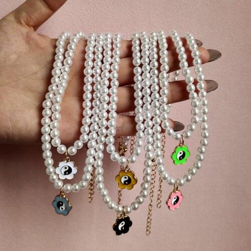 Caraquet Golden Metal Enamel Yin Yang Flowers Pendant Necklace for Women Fashion White Imitation Pearls Choker Necklace Jewelry