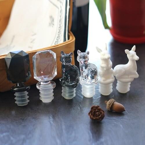 Delicate cork vineyard collection crystal silica gel design red wine bottle stopper cap food grade wedding party cat dog animal
