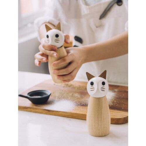Cat pepper grinder household freshly ground pepper and sesame sea salt crushed manual vintage wooden grinding bottle