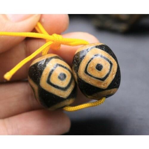 Collectible Treasure Unique Collectible A Pair of Magic Power Tibetan Old Agate Dragon Eye Daluo Shape dZi Bead Amulet