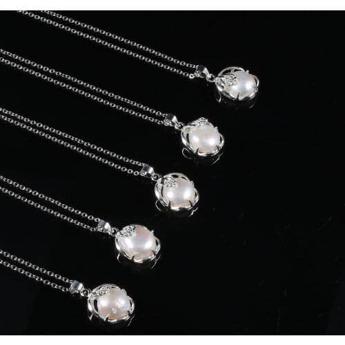 Fashion Women Pearl Pendant Necklaces for Women Sweet Semiround Ball Drop Statement Jewelry Accessories